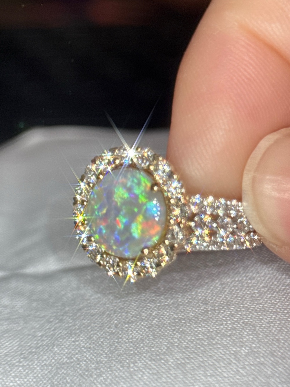 Australian Opal Halo Diamond Ring in White and yellow gold - Picture 7 of 13